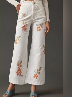 Maeve by Anthropologie The Colette Floral Embroidered
Cropped Wide-Leg Jeans